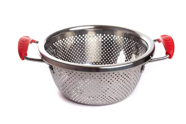 مرشحة/مصفاة فولاذية Stainless Steel Colander with Red Handles